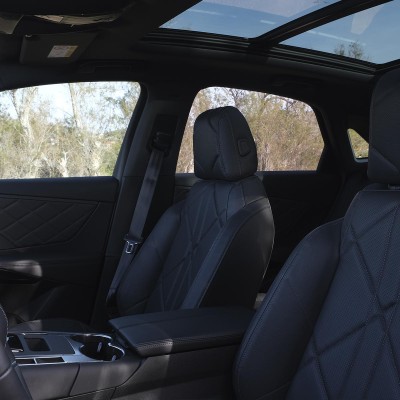 Δεν έχει βενζίνη, δεν είναι ηλεκτρικό - Τι κινητήρες έχει αυτό το premium SUV; (τιμές)