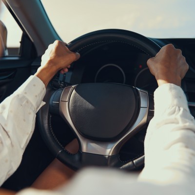 Τραβάει το τιμόνι προς τη μία μεριά; Δες τι πρέπει να κάνεις