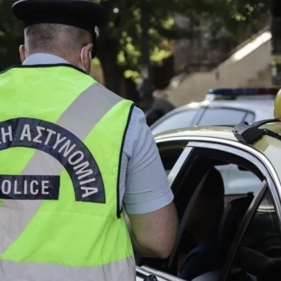 Οδηγός Ταξί είχε 17.700 ευρώ σε μετρητά – Πώς έβγαλε τόσα λεφτά;