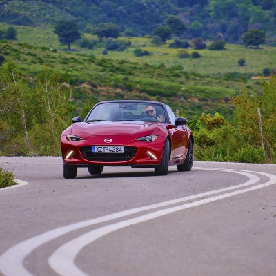 Mazda MX-5: Το ιαπωνικό roadster ξεπέρασε σε πωλήσεις το Mazda3!