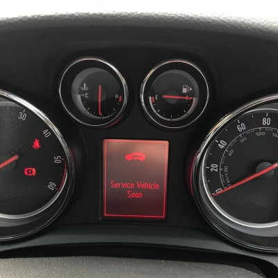 Άναψε το λαμπάκι για Service: Πότε πρέπει να πάω στο συνεργείο;