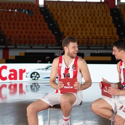 Final Four - Ολυμπιακός: Γιατί όλοι φοβούνται να μπουν στο αυτοκίνητο του Βεζένκοφ;