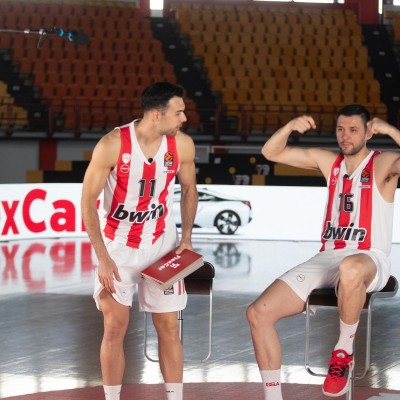 Final Four - Oλυμπιακός: Πήγαμε να ψαρώσουμε τους παίκτες με τεχνικές ερωτήσεις για αυτοκίνητα. Δες ποιος την πάτησε.