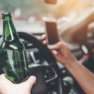 Ελλάδα: 1 στους 5 νέους οδηγούς κινδυνεύει λόγω αλκοόλ, υπνηλίας ή ναρκωτικών