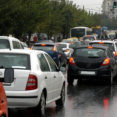 Κίνηση τώρα: Απέραντο parking οι δρόμοι λόγω της κακοκαιρίας Elias
