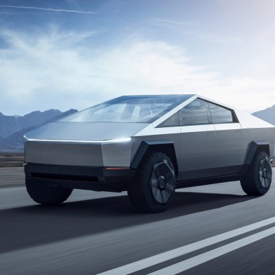 To πρώτo Tesla Cybertruck έπιασε σε δημοπρασία 8 φορές την κανονική τιμή του!