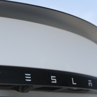 Η Tesla καταργεί δύο μοντέλα στην Ευρώπη