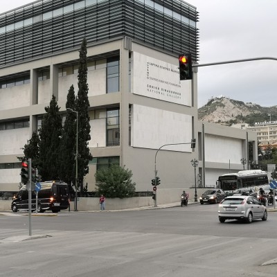 Αποκλειστικό video: Το φανάρι της Αθήνας που όλοι περνάνε με κόκκινο