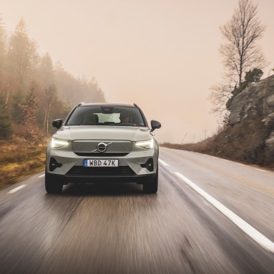 Τι ώρα πρέπει να ανάβω τα φώτα στο αυτοκίνητο; Τι ισχύει στην Ελλάδα