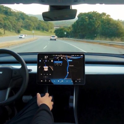 Νέα έρευνα: Το Tesla Autopilot σχετίζεται με 13 θανάτους;