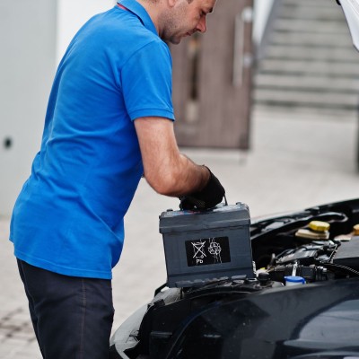 Αλλαγή μπαταρίας αυτοκινήτου: Πόσο κοστίζει η απλή και πόσο με start stop