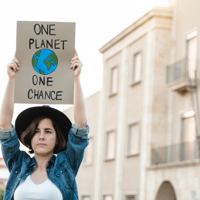 Ακτιβιστές βανδάλισαν SUV μοντέλα – Kίνημα κατά των αυτοκινήτων στις πόλεις