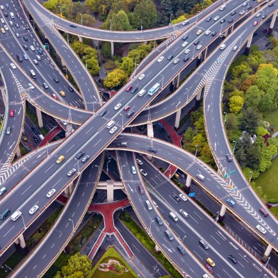 Υποδομές: Νέοι ορίζοντες και δρόμοι...