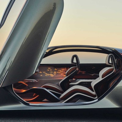 Ποια ultra luxury φίρμα καθυστερεί τη μετάβαση στην ηλεκτροκίνηση – Και γιατί