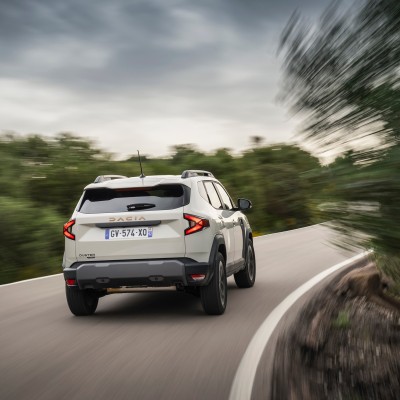 Νέο Dacia Duster: Η φθηνή έκδοση που κάνει 1.300 km με ένα γέμισμα