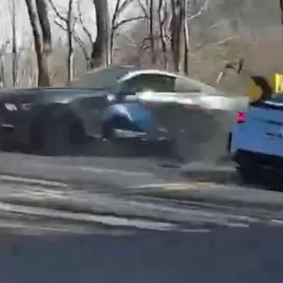 BMW M2 τρακάρει με Mustang! Ποιος φταίει; [video]