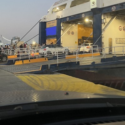 Το νησί της Ελλάδας που αποθεώνουν τα διεθνή ΜΜΕ - Θες 530 ευρώ με ΙΧ για ακτοπλοϊκά