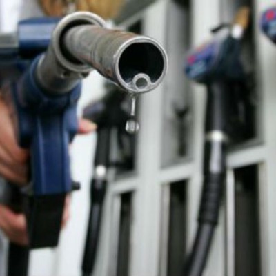 Τι είναι αυτή η τρύπα στη μάνικα της βενζίνης;