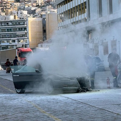 Αυτοκίνητο πήρε φωτιά πριν μπει στο πλοίο – Είχε πάνω από 40% βενζίνη!