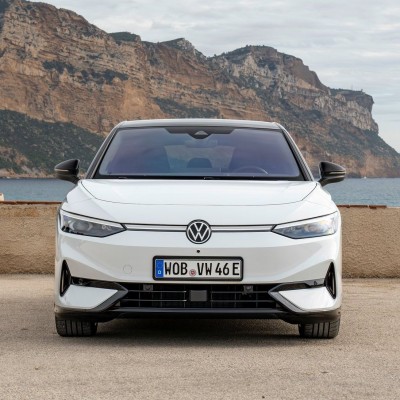 Volkswagen: Στην Ελλάδα το οικογενειακό μοντέλο με τα 700 km αυτονομίας