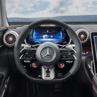 Ήρθε στην Ελλάδα η Mercedes όνειρο – 130.000 ευρώ είναι μόνο οι φόροι!