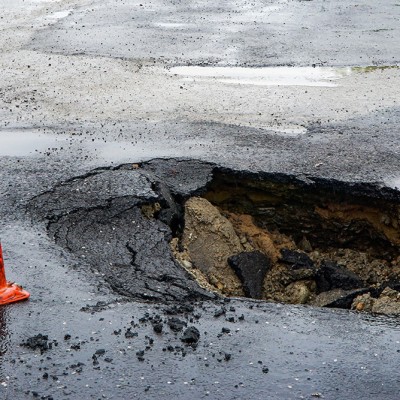 Το Van που έκλεισε 2.500 λακκούβες στους δρόμους της Ελλάδας – Το 2024 [video]