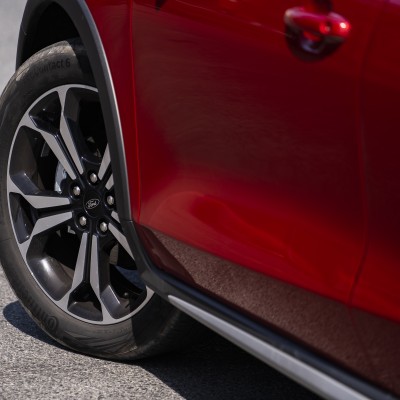 Ποια εταιρεία θέλει να σταματήσει να κατασκευάζει βαρετά αυτοκίνητα;