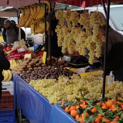 Λαϊκή αγορά: Τι ισχύει με τα ΙΧ - Πότε μπορεί να φας πρόστιμο