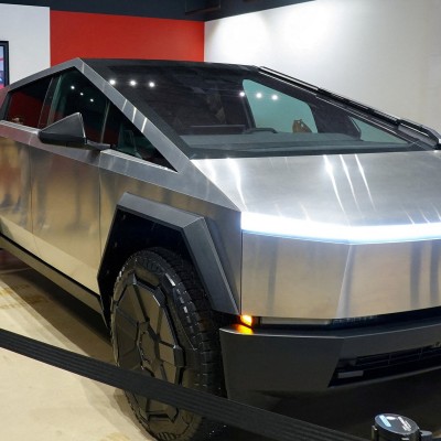 Επιτέλους το Tesla Cybertruck ήρθε Ελλάδα - Που θα το δείτε παρκαρισμένο