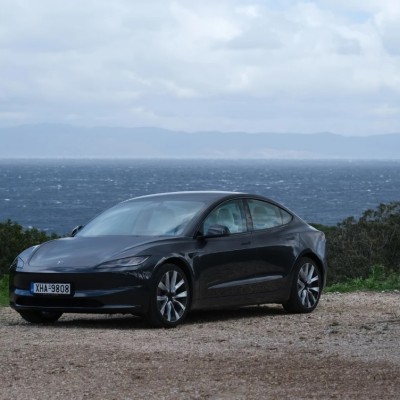 Αυτό είναι το Tesla που κάνει 828 km με μια φόρτιση