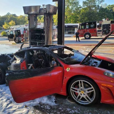 Ferrari καταστράφηκε σε πρατήριο! Τι συνέβη;