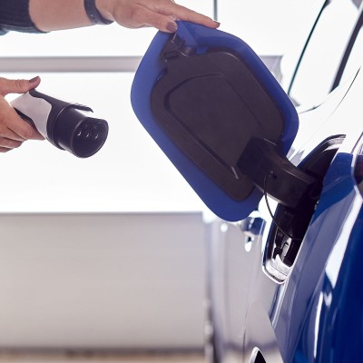 Video: Το καλύτερο ηλεκτρικό αυτοκίνητο για ταξίδι - Φορτίζει αστραπιαία!