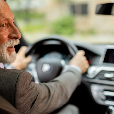Παίρνουν το δίπλωμα από τους 80χρονους οδηγούς - Τι ζητάνε για να μπορούν να οδηγήσουν