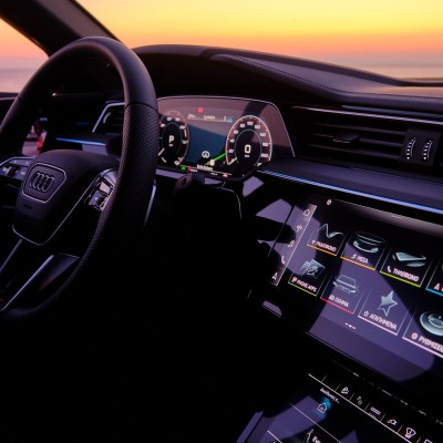 Οθόνη αφής ή φυσικοί διακόπτες; Τι προτιμούν οι οδηγοί;