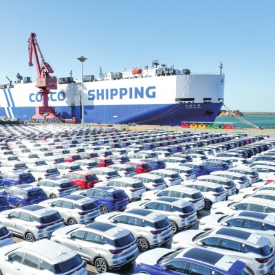 Χιλιάδες κινεζικά ηλεκτρικά φράζουν τα λιμάνια – Η ζήτηση μειώθηκε στα τάρταρα