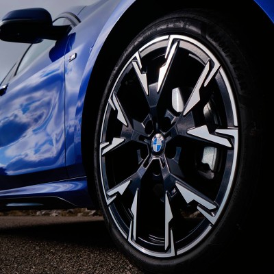 Γιατί οι περισσότεροι αγοράζουν τη BMW των 27.700 ευρώ; Είναι Νο1 στην Ελλάδα
