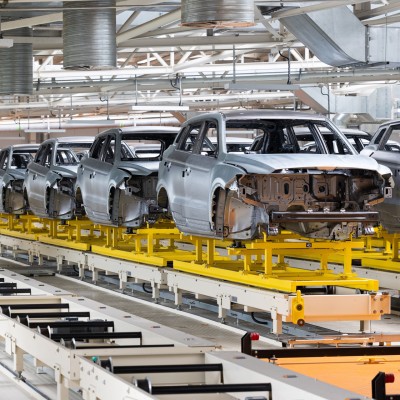 Εταιρεία κλείδωσε στο εργοστάσιο τους υπαλλήλους – Είχε μείνει πίσω η παραγωγή