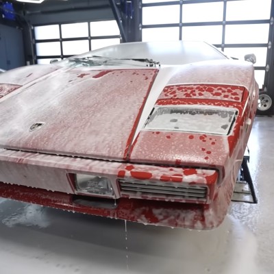 H Countach που κρυβόταν κάτω από στρώματα βρωμιάς – Εγκαταλελειμμένη 20 χρόνια