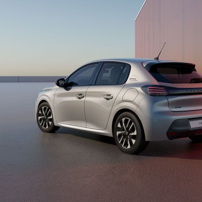 Peugeot Hybrid: Νέα έκδοση Style με πλούσιο εξοπλισμό και τιμή πρόκληση!