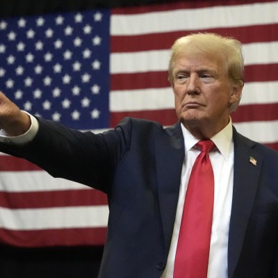 Ο Τραμπ ηττήθηκε - ΟΙ ΗΠΑ δίνουν 5 δισ. δολάρια για φορτιστές