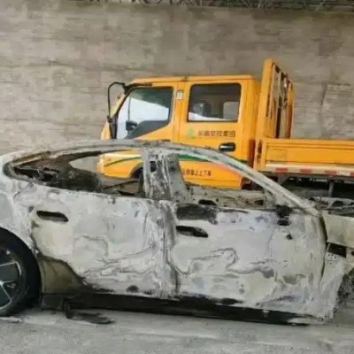 Τρεις νεκροί από φωτιά σε ηλεκτρικό – Δεν άνοιγαν οι πόρτες