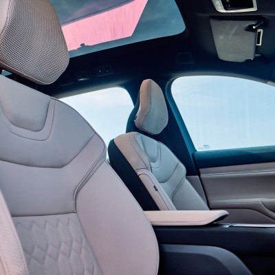 Volvo EX90: Τα έβαλε με δύο Porsche και κέρδισε