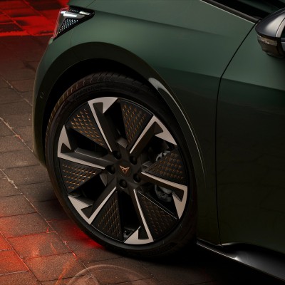 To ηλεκτρικό hot hatch φθηνότερο κατά 6.000 ευρώ!