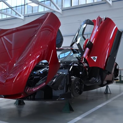 Η Alfa Romeo άνοιξε τις κλειστές πόρτες – Δες πώς κατασκευάζεται χειροποίητα η 33 Stradale