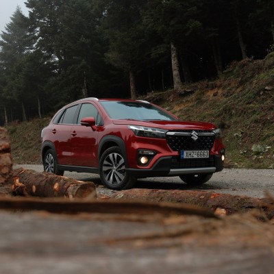 S-CROSS: το hybrid -SUV της Suzuki καίει 5,4 lt/100km, έχει μηδενικά τέλη και κορυφαία τιμή