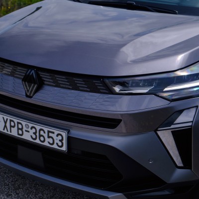 Το υβριδικό SUV της Renault που έγινε 2.100 ευρώ φθηνότερο – Οι νέες τιμές στην Ελλάδα