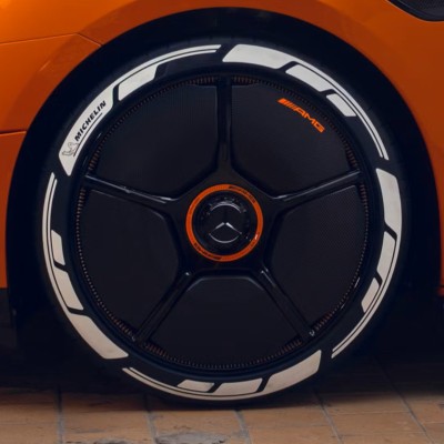 Αυτή η Mercedes έχει Bluetooth στις ζάντες – Γιατί; [video]