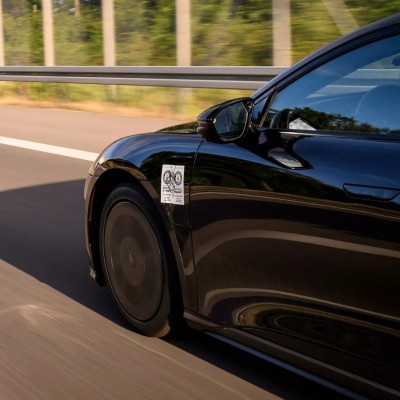 Ρεκόρ Γκίνες από ηλεκτρικό αυτοκίνητο - Έκανε 1.205 km με μια φόρτιση!