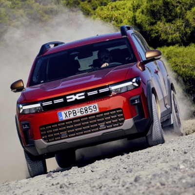 Στην Ελλάδα το Dacia Bigster Hybrid-G 4x4 Auto 150 PS με υγραέριο - Τιμές