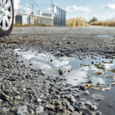 Η πατέντα που έχουν ανάγκη οι Έλληνες οδηγοί - Ενημερώνει για λακκούβες στους δρόμους